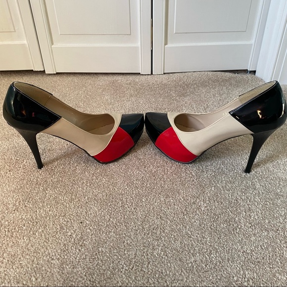 Cream/Black/Red heels with pointed toe size 8 - Picture 4 of 6